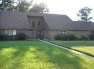 728 Country Pl, Longview, TX 75605