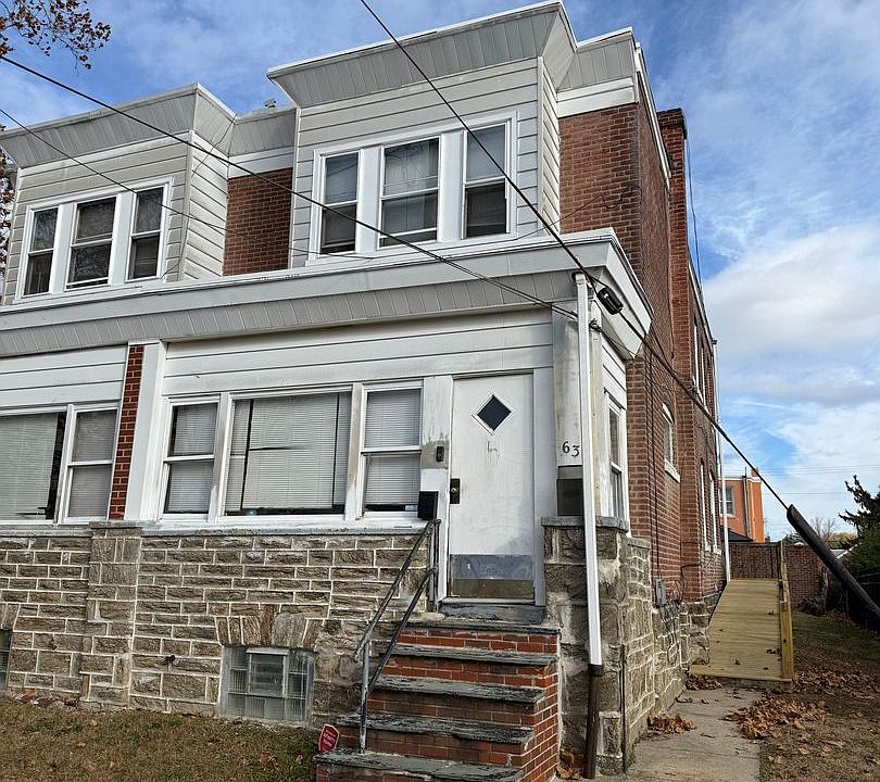 1st image of 633 Gilham St