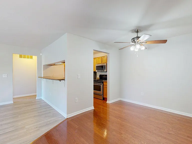 1376 Addington Ln — Photo 3
