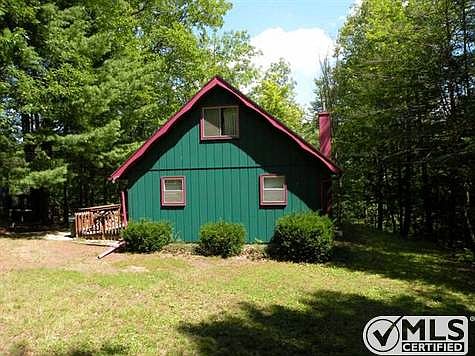 The back of this bold chalet.
