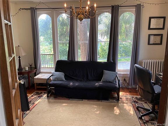 4th image of 52 Sickles Ave