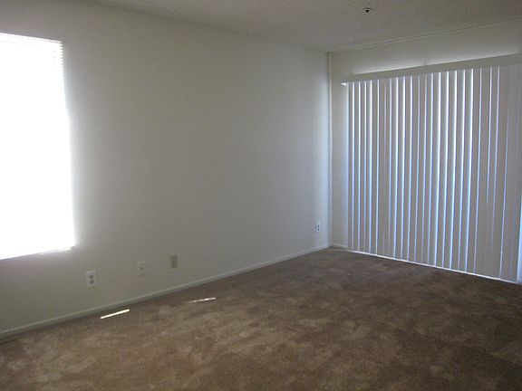 3rd image of 134 N Marengo Ave APT A