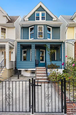 Sold by Compass | media 18