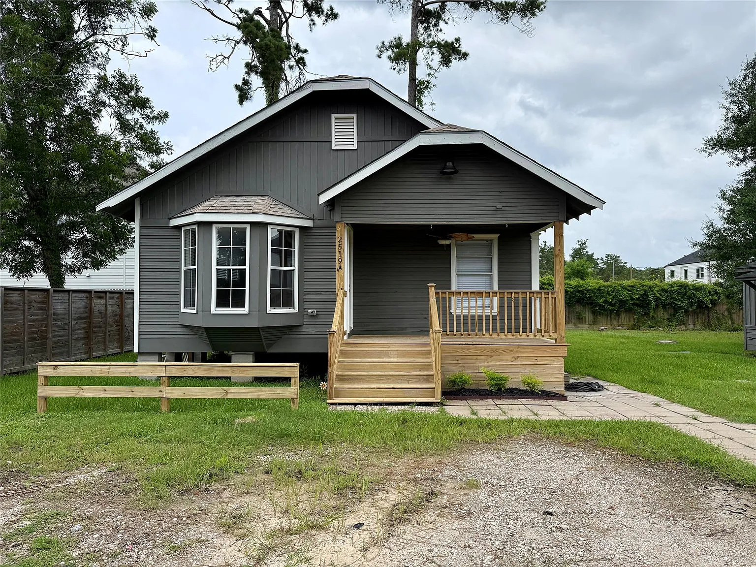 3 bed, 2.0 bath, 1110 sqft, $1,800 — Photo 1