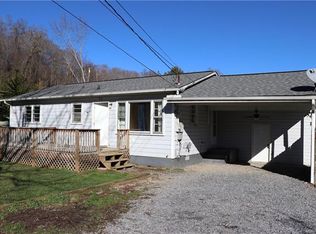 32 1st St, Waynesville, NC 28786