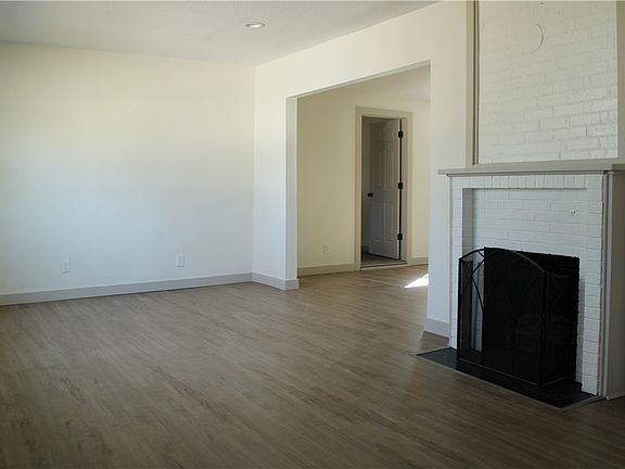 3rd image of 422 N Long St