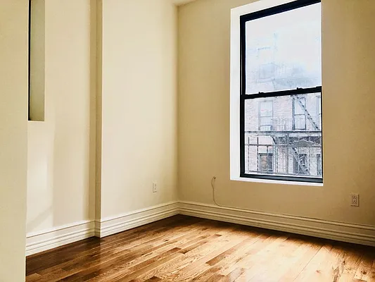 Rented by Dynamik Realty | media 9