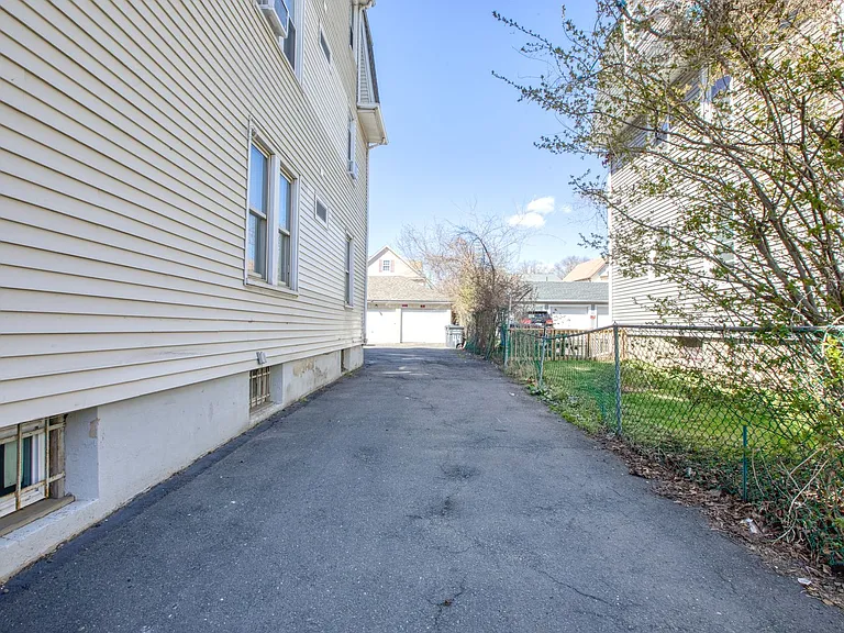44 Glendale Ave #1 — Photo 23