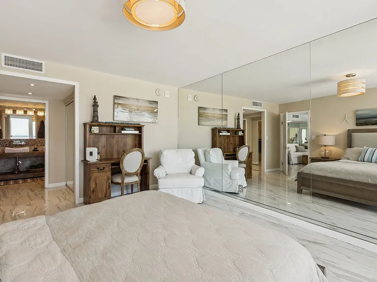 1601 Ocean Dr S #110 — Photo 22