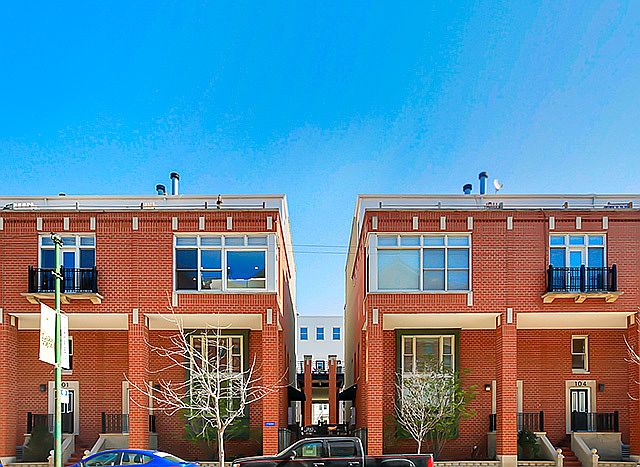 1st image of 2843 N Lincoln Ave APT 202