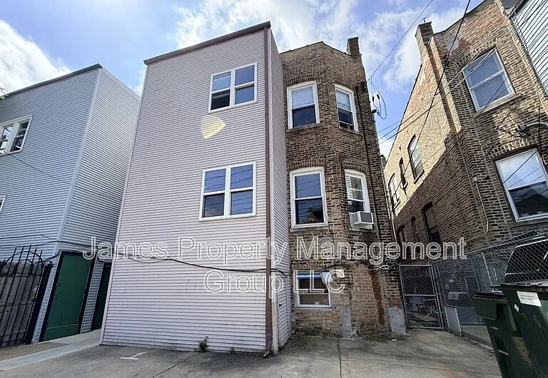 2524 W Cortez St — Photo 8