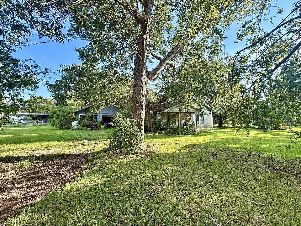2nd image of 2870 60th St