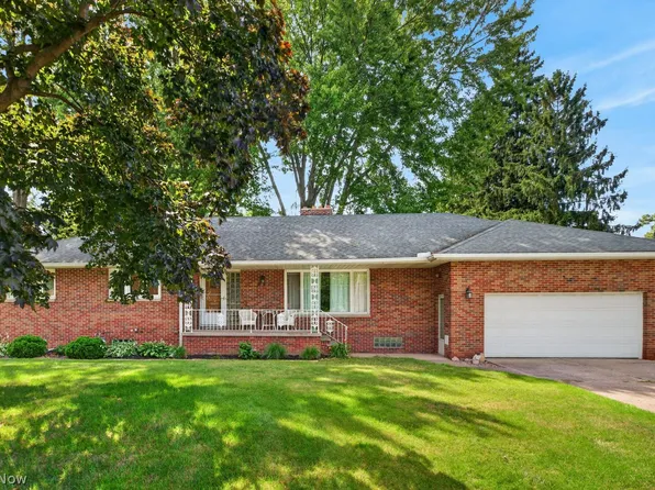 114 S Leavitt Rd, Amherst, OH 44001