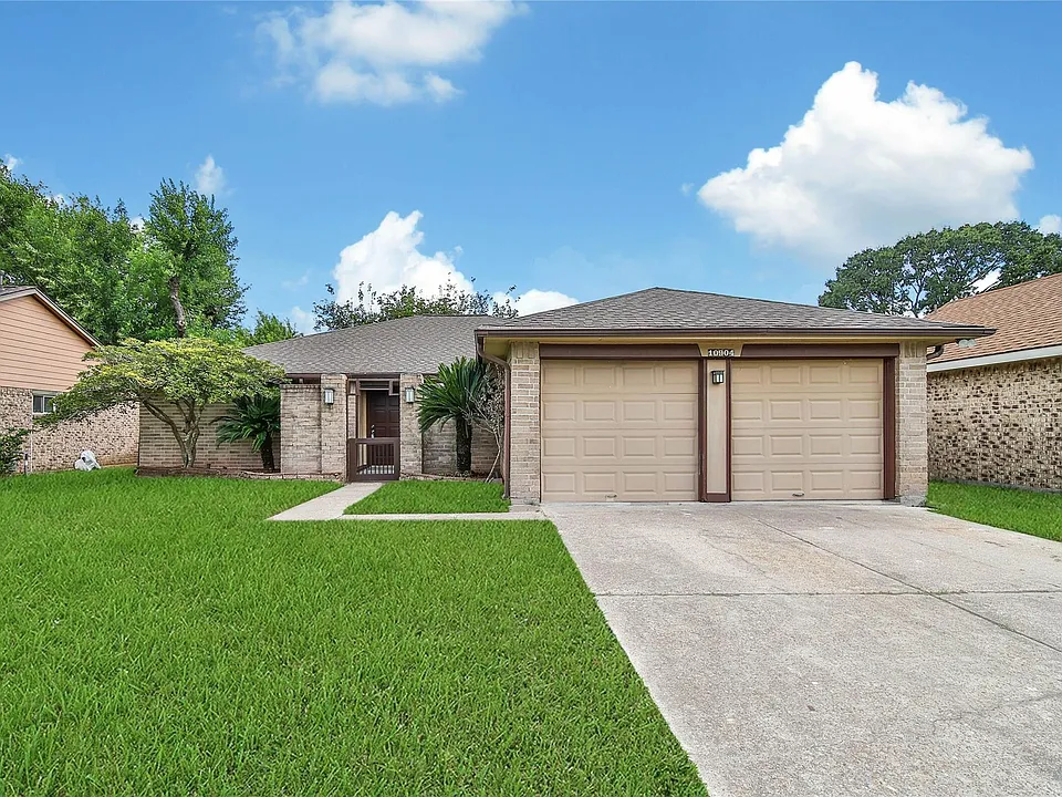 10904 Birch Dr