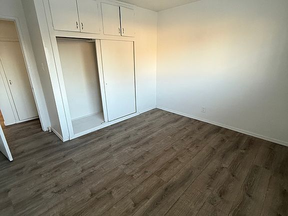 4th image of 2109 1/2 E 81st St #1/2