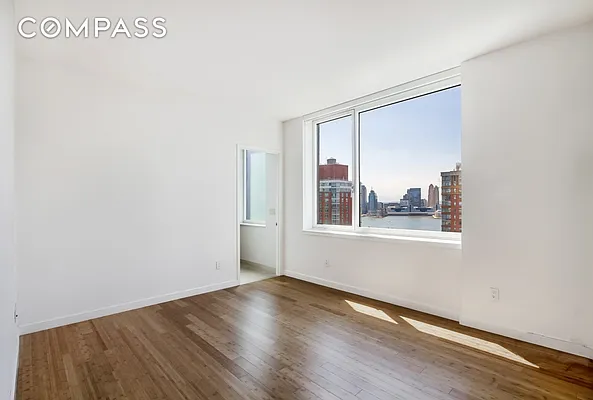 Rented by Compass | media 10