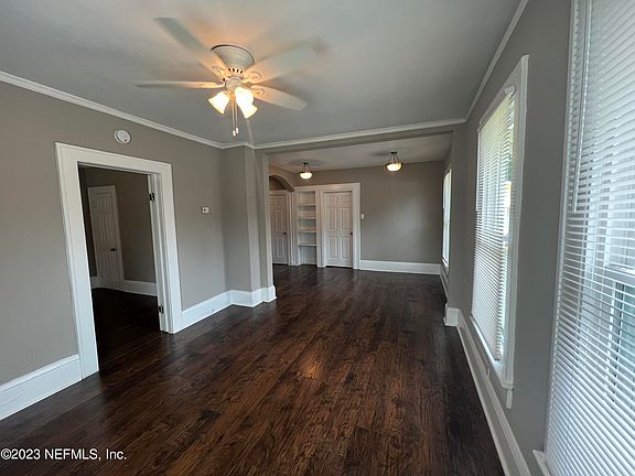 3rd image of 4329 LAKESIDE Drive