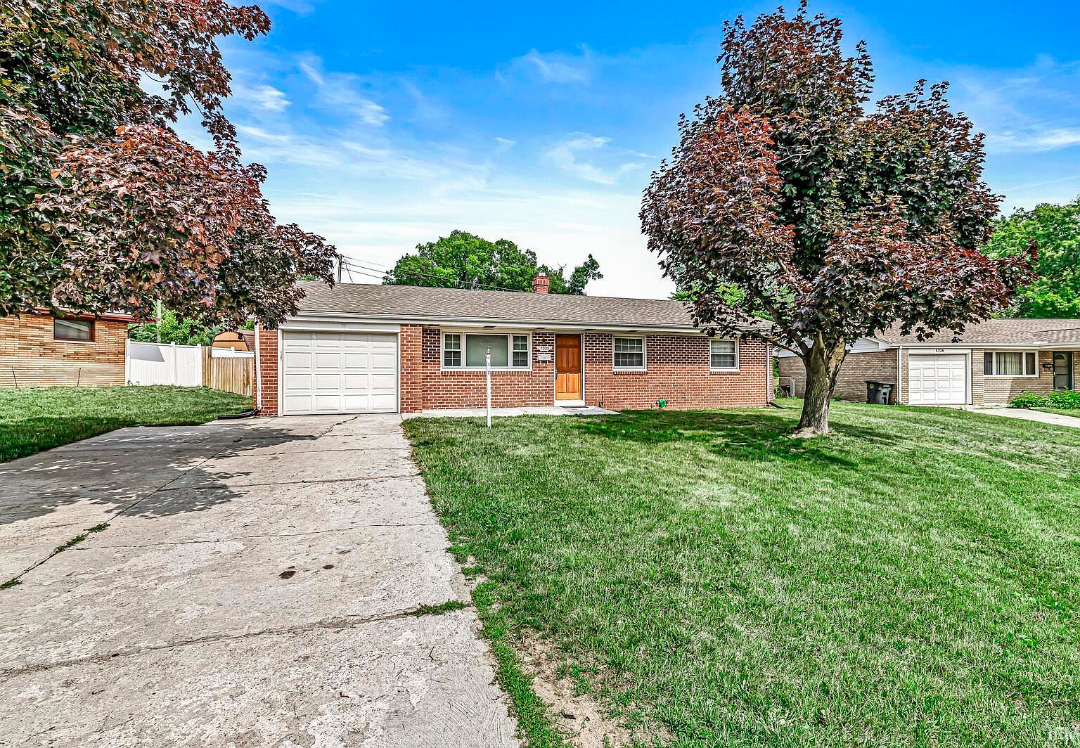1332 Brentwood Ct, South Bend, IN 46628 Zillow