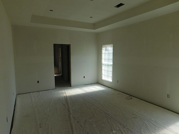 5th image of 75 Mackey Pl