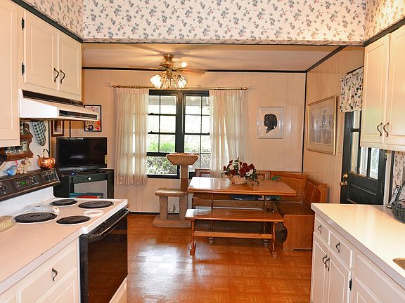 5th image of 14823 Cranoke St