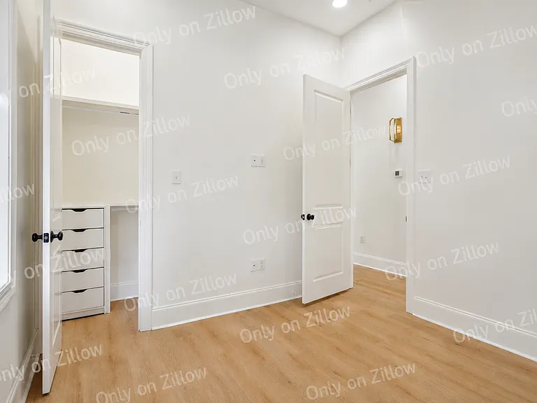 2254 N Prieur St — Photo 6