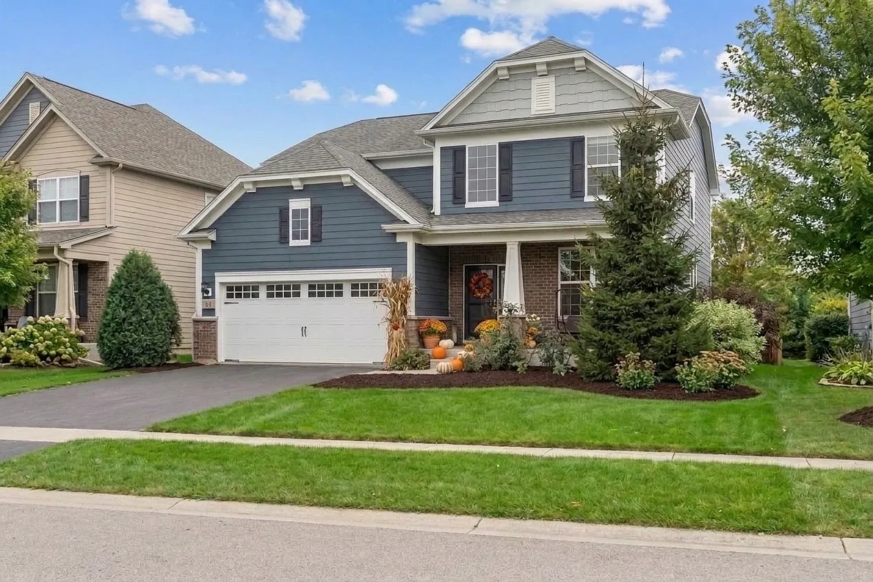 4 bed, 3.5 bath, 2546 sqft, $4,500 — Photo 1