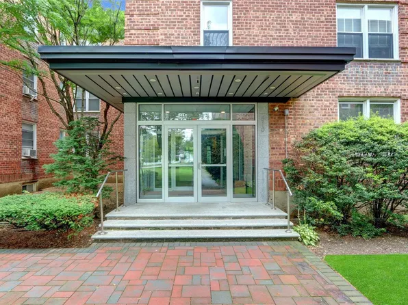 510 Dubios Ave #10A, Valley Stream, NY 11581