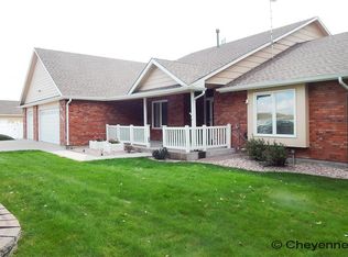 1113 Twin Mountain Rd, Cheyenne, WY 82009