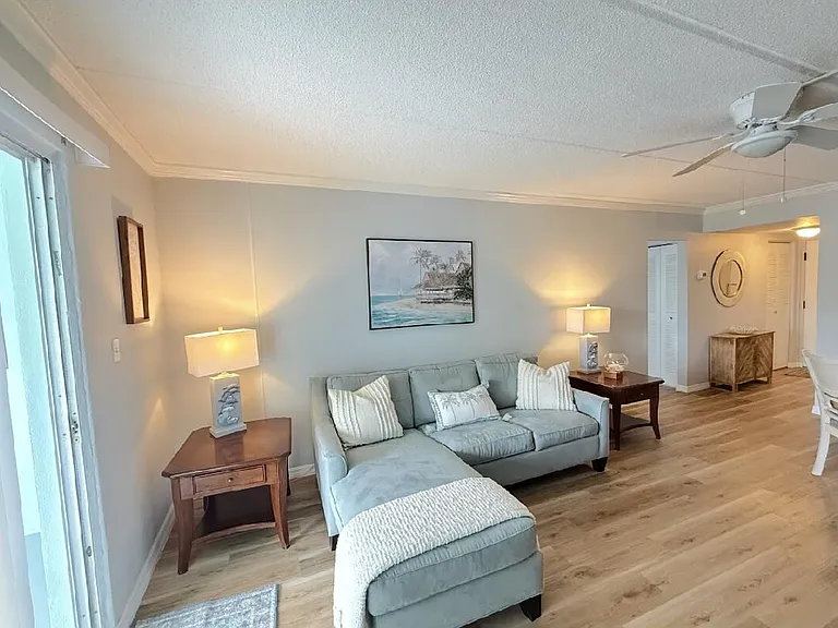 464 N Paula Dr #301 — Photo 8