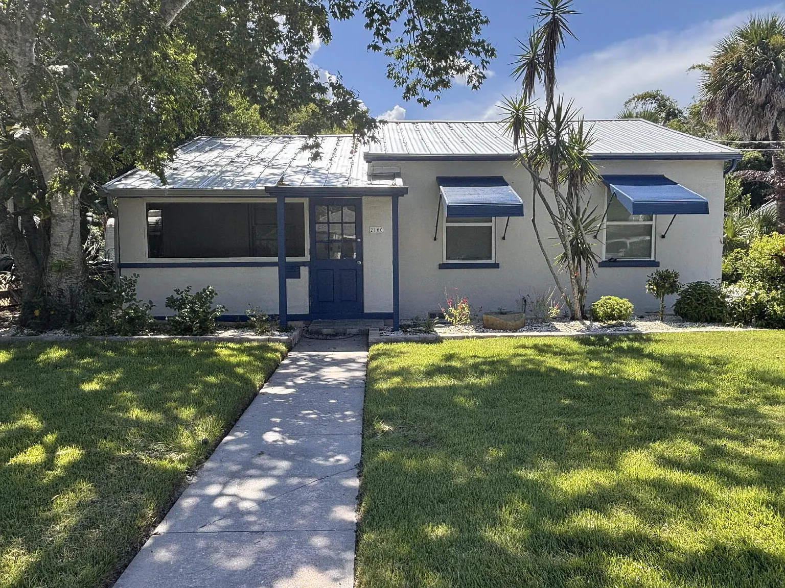2 bed, 1.0 bath, 960 sqft, $2,000 — Photo 1