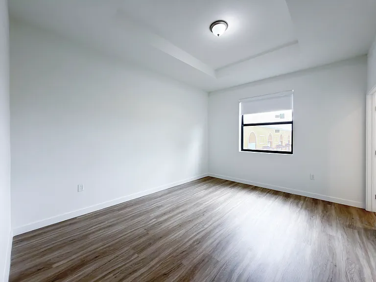 122 NW 10th Pl — Photo 17