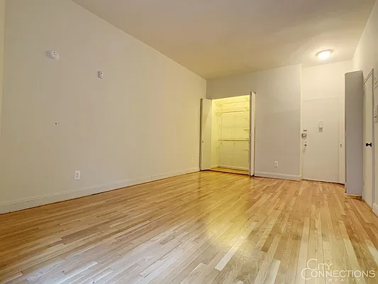 Rented by City Connections Realty | media 10
