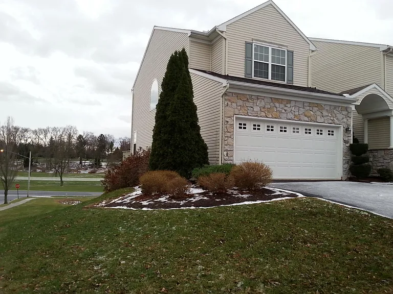 740 Ferris Way — Photo 2