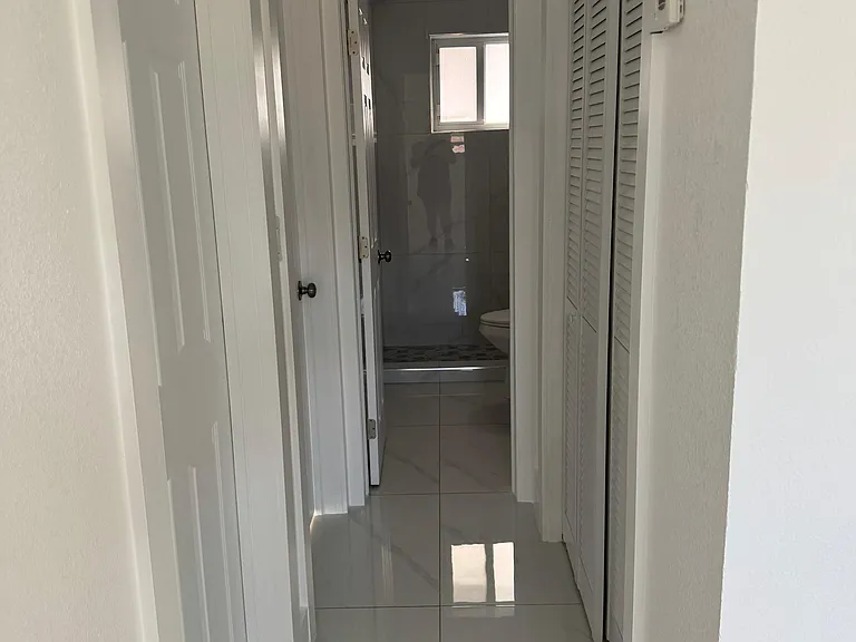 901 NW 28th St #9 — Photo 12