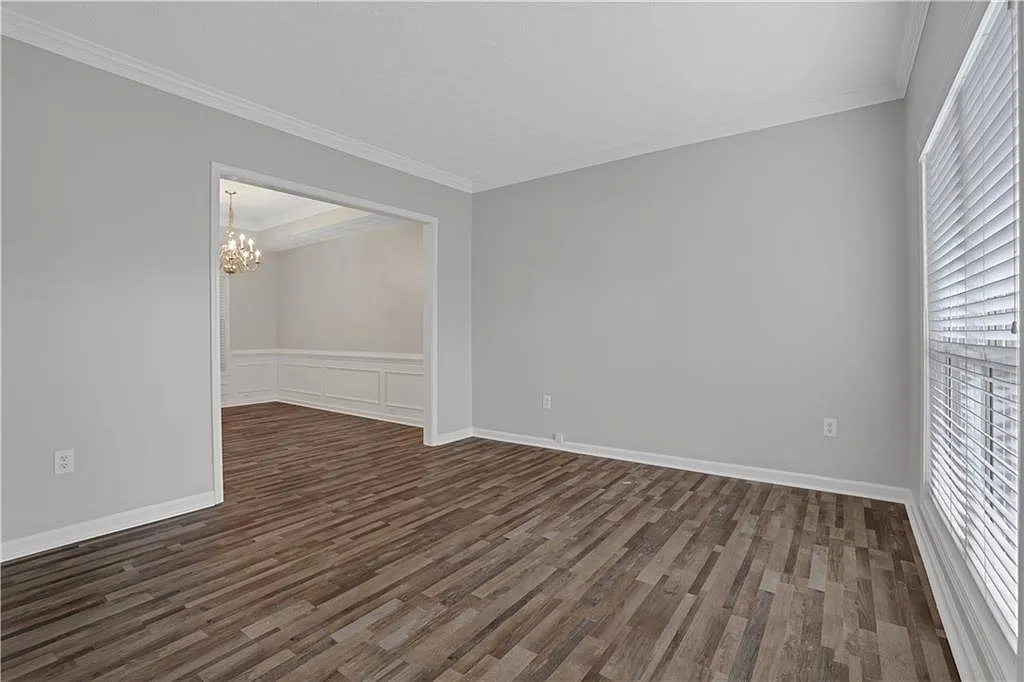4 bed, 2.5 bath, 2424 sqft, $2,450 — Photo 4