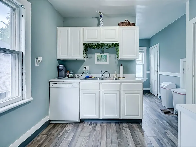 1226 Park Ave — Photo 11