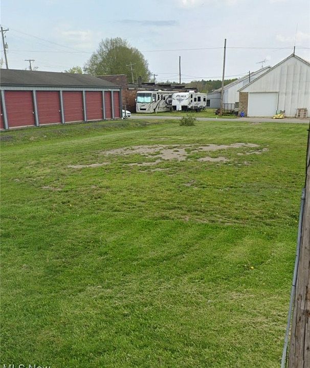1st image of 802 Fairground St