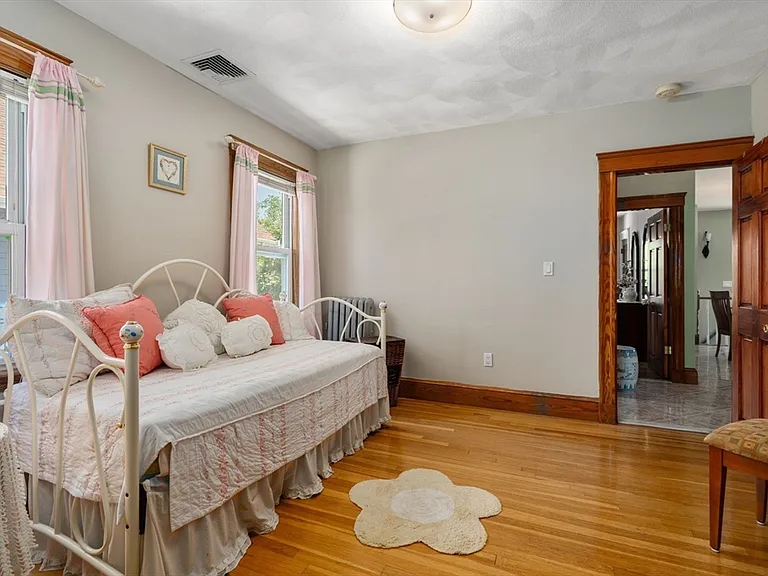 48 Chandler St #48 — Photo 16