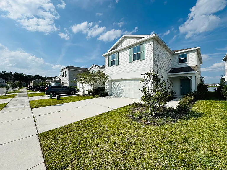 5322 Royal Point Ave — Photo 3