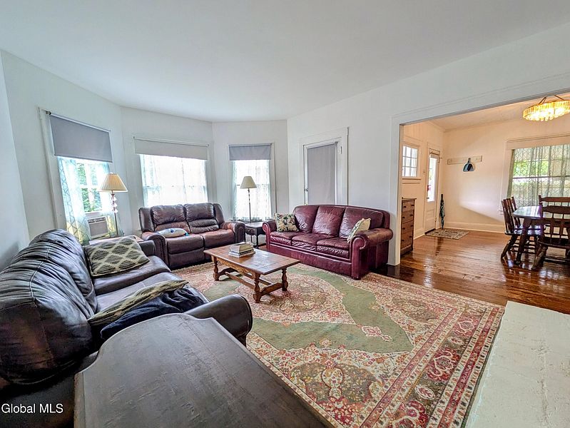 2nd image of 4 Palmer Avenue