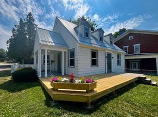157 W Mound St, Circleville, OH 43113