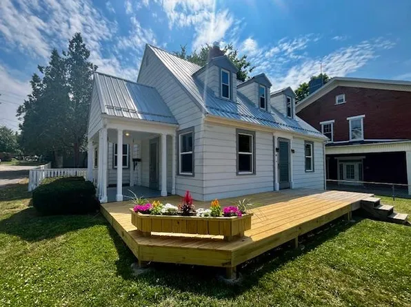 157 W Mound St, Circleville, OH 43113