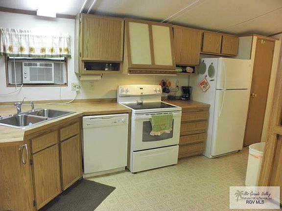 4th image of 5610 Bamboo Cir