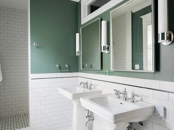 911 E Mitchell St, Petoskey, MI 49770