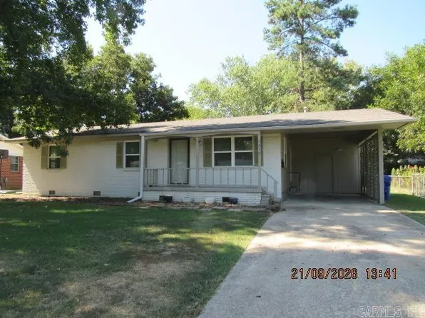 1315 Fairlane Dr, Conway, AR 72034