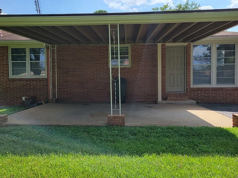 6408 Robinhood Ln NW — Photo 37