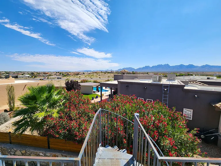 4189 Capistrano Ave — Photo 40