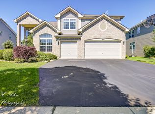 1880 Broadsmore Dr, Algonquin, IL 60102