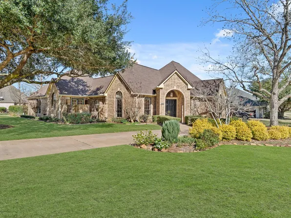 5303 Weston Dr, Weston Lakes, TX 77441