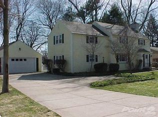 621 Topinabee Rd, Niles, MI 49120